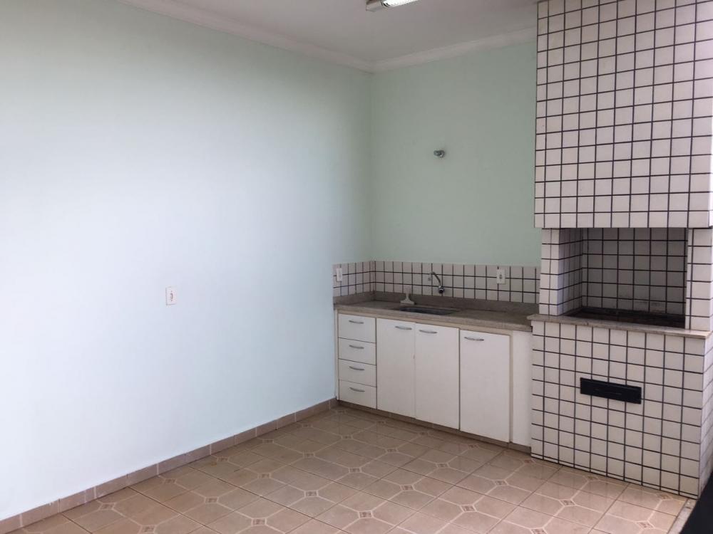 Alugar Casa / Padrão em São José do Rio Preto apenas R$ 1.800,00 - Foto 1