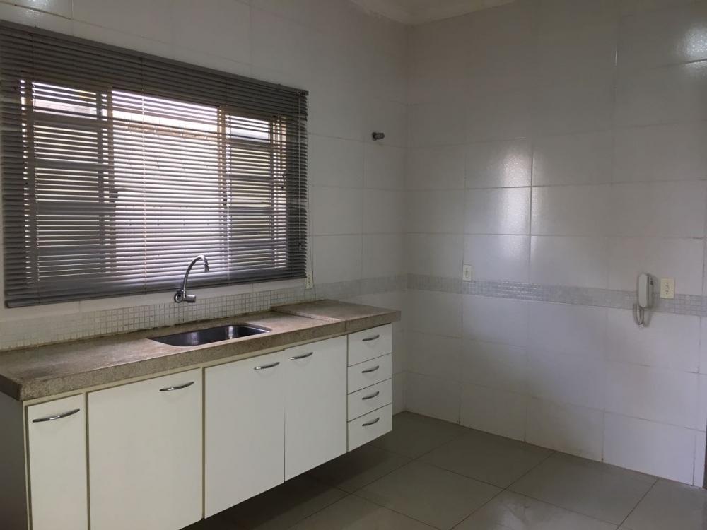 Alugar Casa / Padrão em São José do Rio Preto apenas R$ 1.800,00 - Foto 3