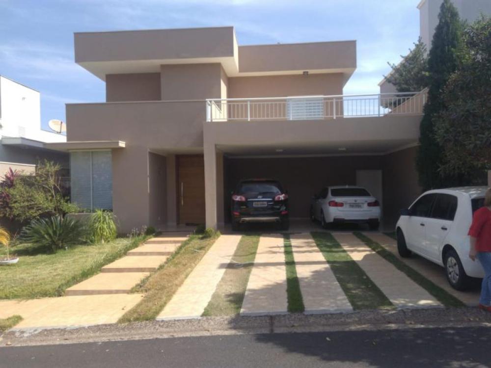 Casa de Condomínio à venda com 3 quartos, 320m² - Foto 1