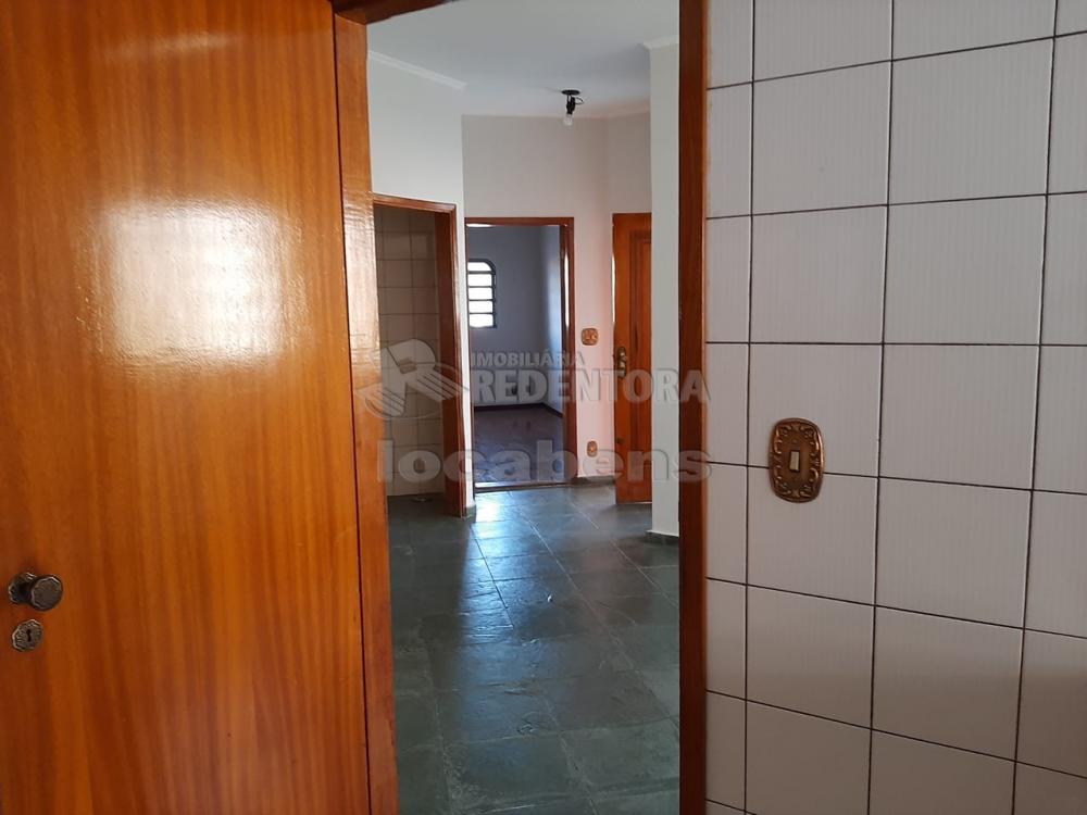 Alugar Casa / Padrão em São José do Rio Preto R$ 3.000,00 - Foto 16