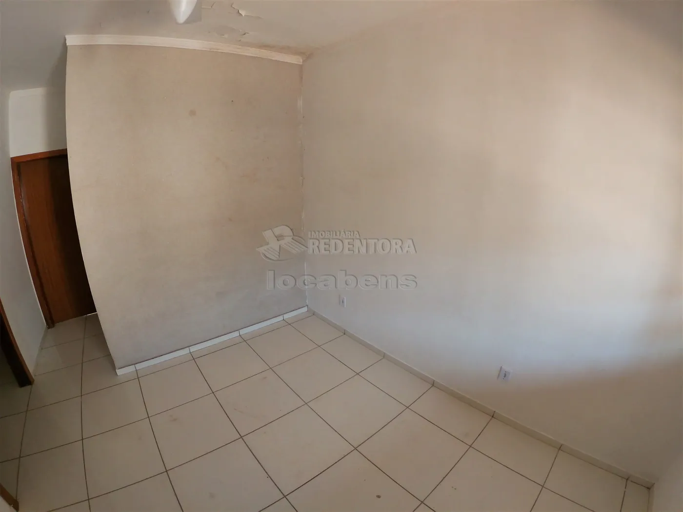 Alugar Casa / Padrão em São José do Rio Preto R$ 1.400,00 - Foto 3