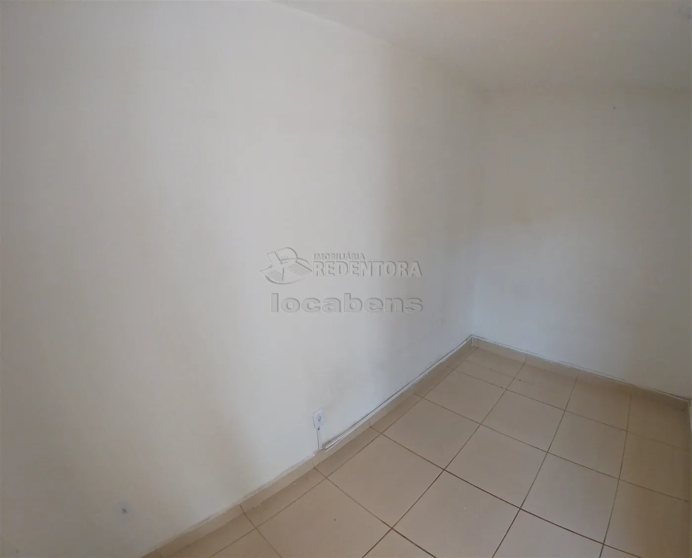 Alugar Casa / Padrão em São José do Rio Preto R$ 1.400,00 - Foto 17