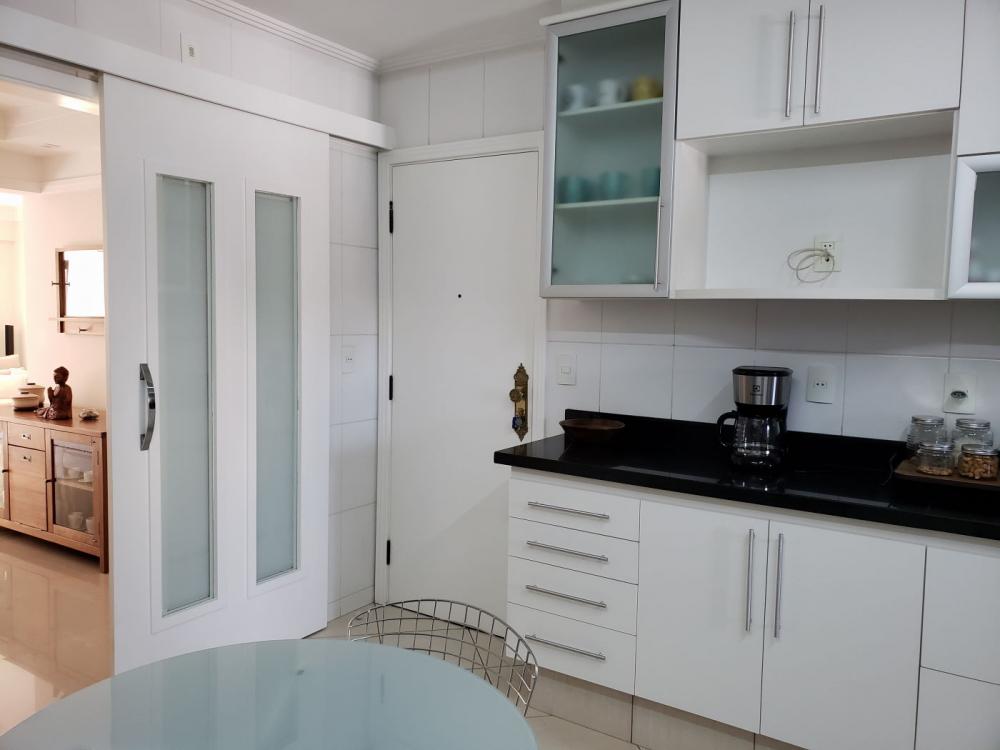 Apartamento à venda com 3 quartos, 150m² - Foto 1