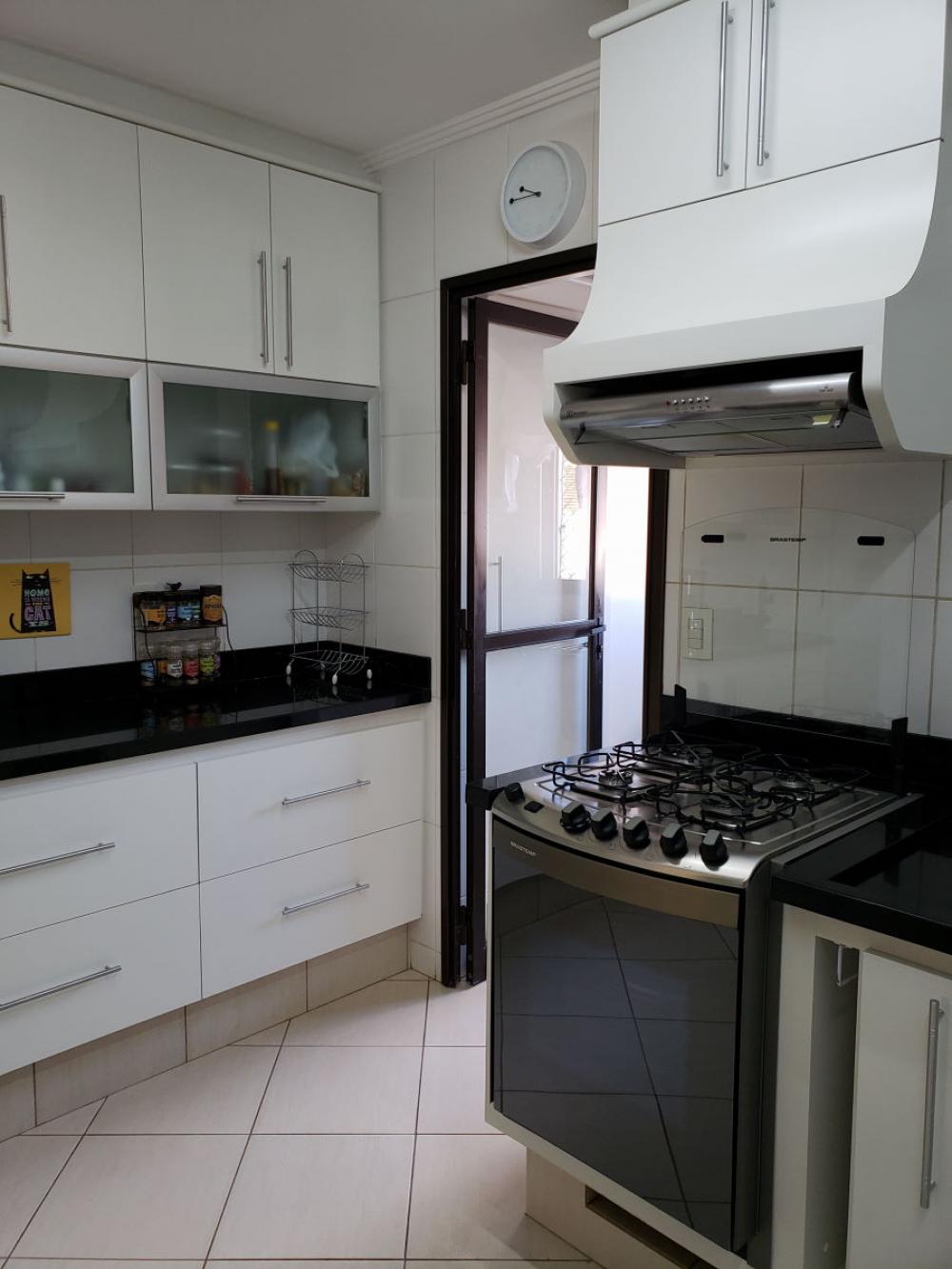 Apartamento à venda com 3 quartos, 150m² - Foto 5