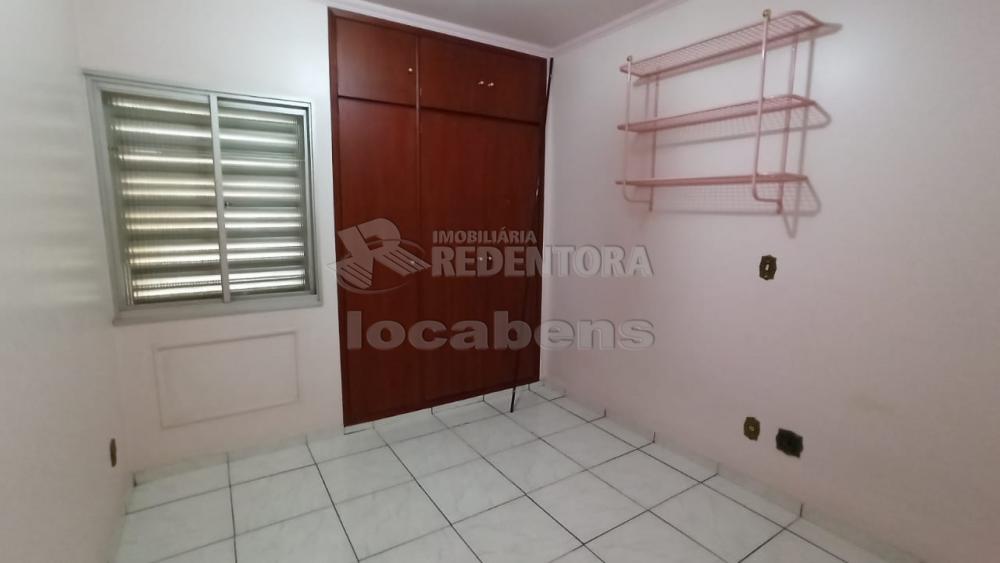 Alugar Apartamento / Padrão em São José do Rio Preto R$ 765,54 - Foto 1