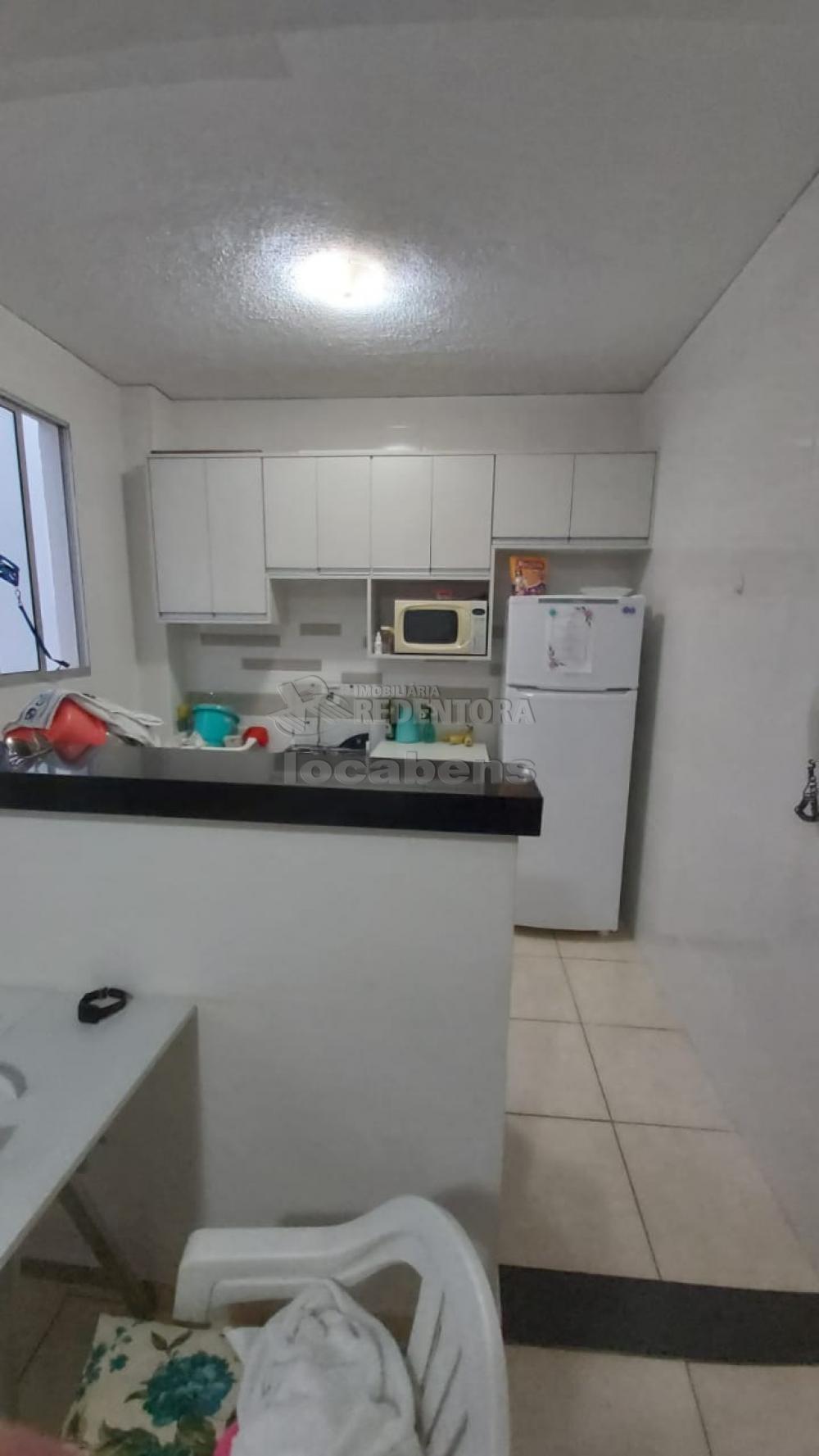 Comprar Apartamento / Padrão em São José do Rio Preto R$ 180.000,00 - Foto 4