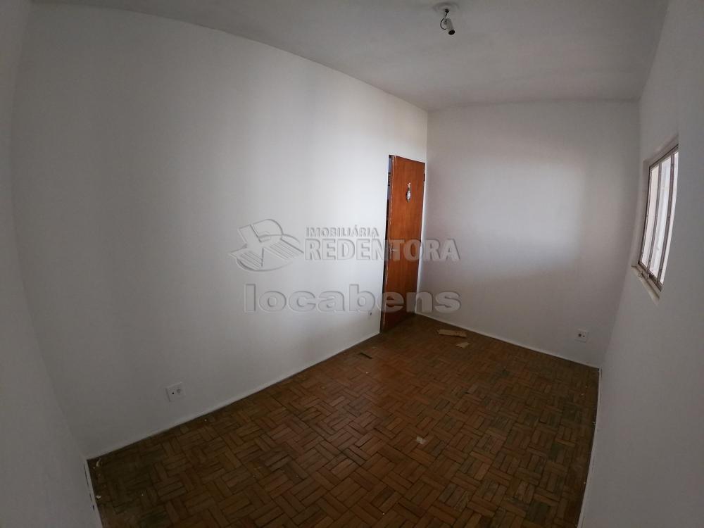 Alugar Apartamento / Padrão em São José do Rio Preto R$ 650,00 - Foto 2