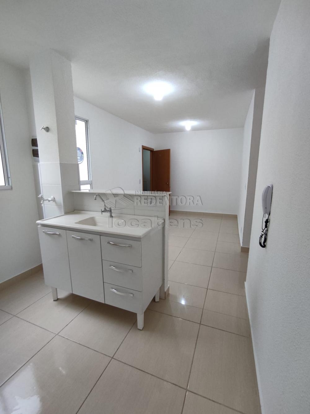 Alugar Apartamento / Padrão em São José do Rio Preto R$ 900,00 - Foto 4