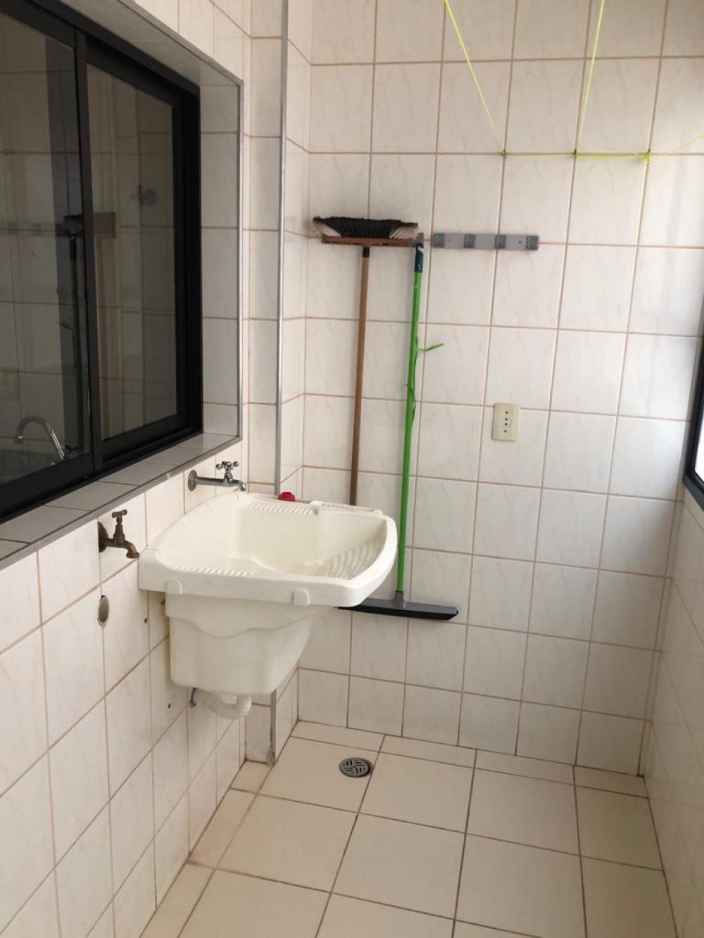 Alugar Apartamento / Padrão em São José do Rio Preto R$ 650,00 - Foto 7