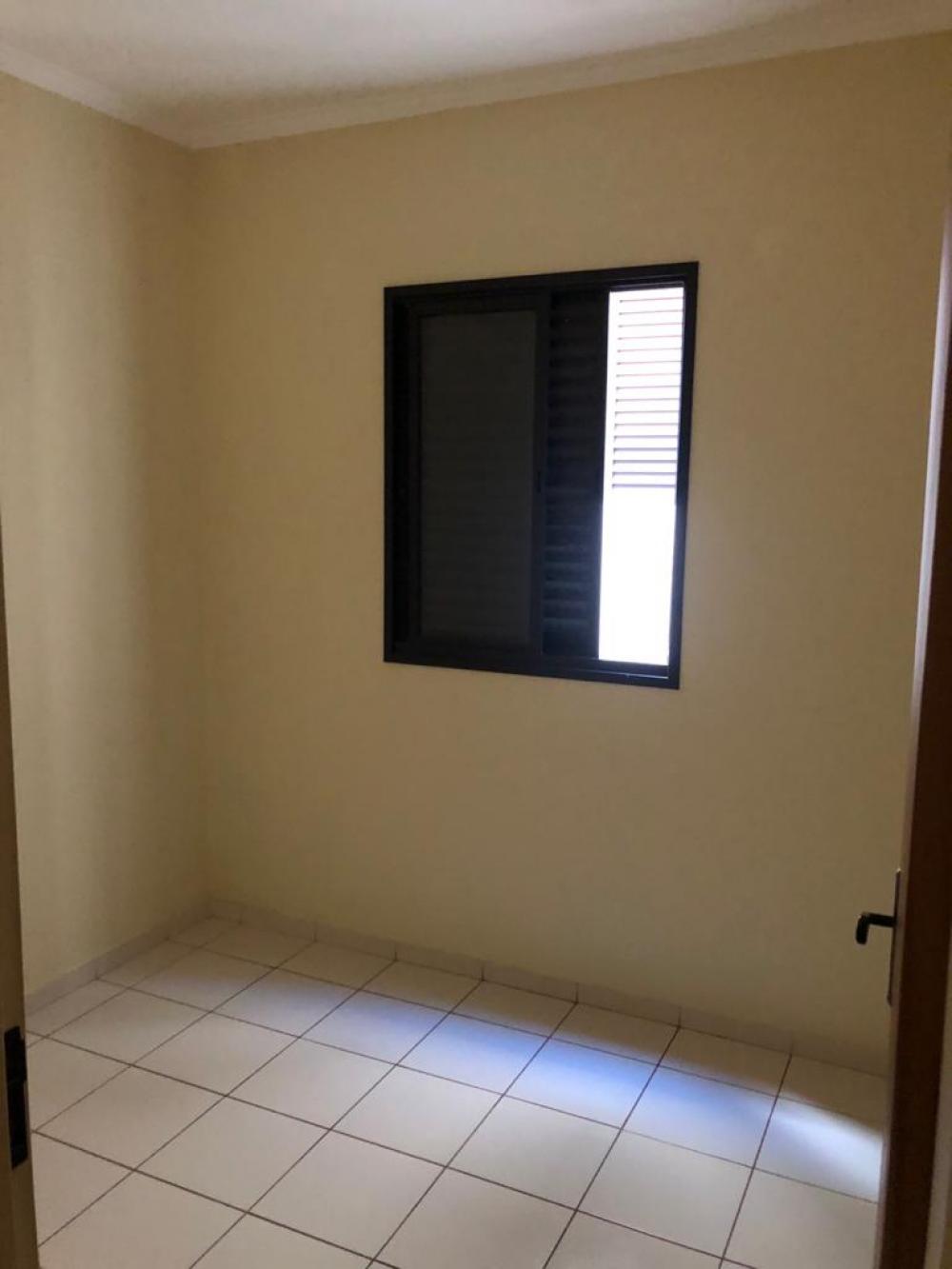 Alugar Apartamento / Padrão em São José do Rio Preto R$ 650,00 - Foto 9