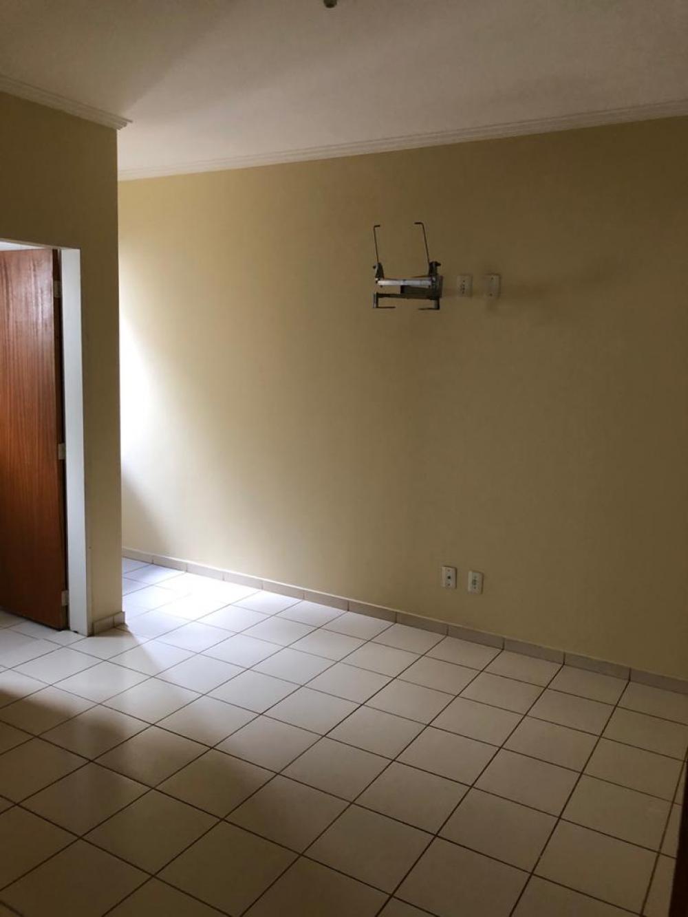 Alugar Apartamento / Padrão em São José do Rio Preto R$ 650,00 - Foto 13