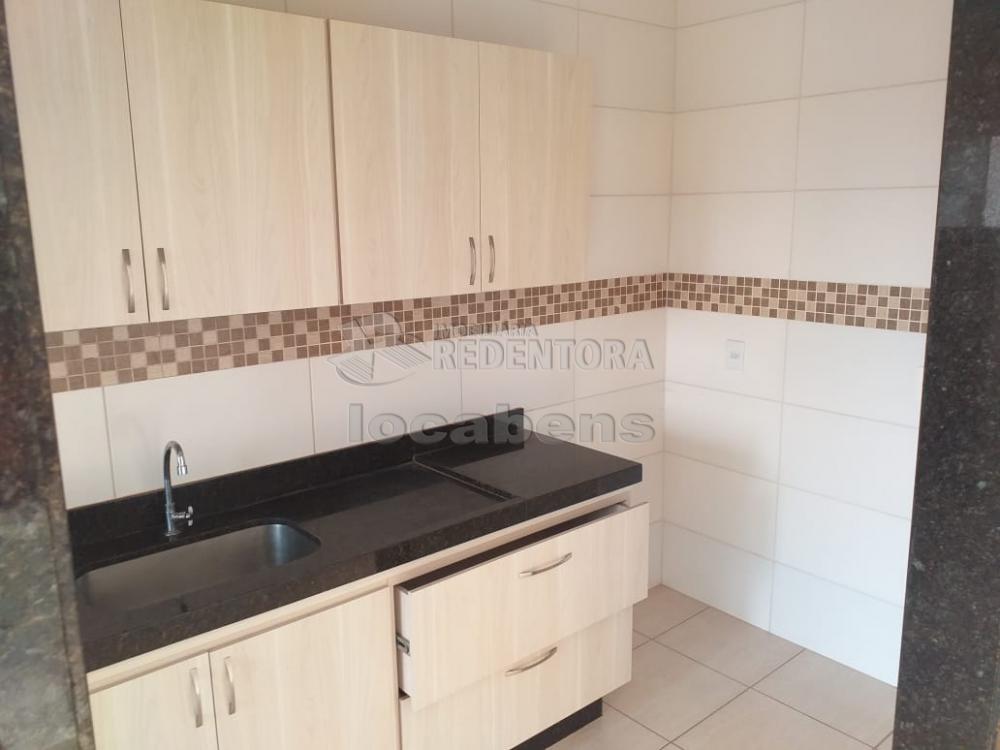 Alugar Apartamento / Padrão em São José do Rio Preto R$ 1.100,00 - Foto 5