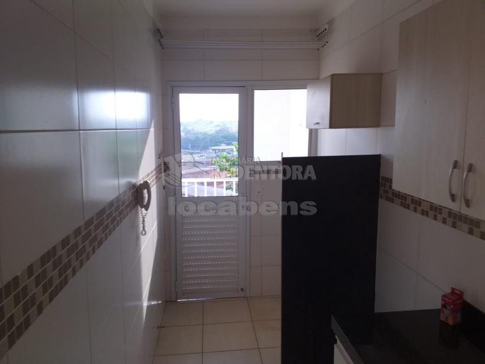 Alugar Apartamento / Padrão em São José do Rio Preto R$ 1.100,00 - Foto 15