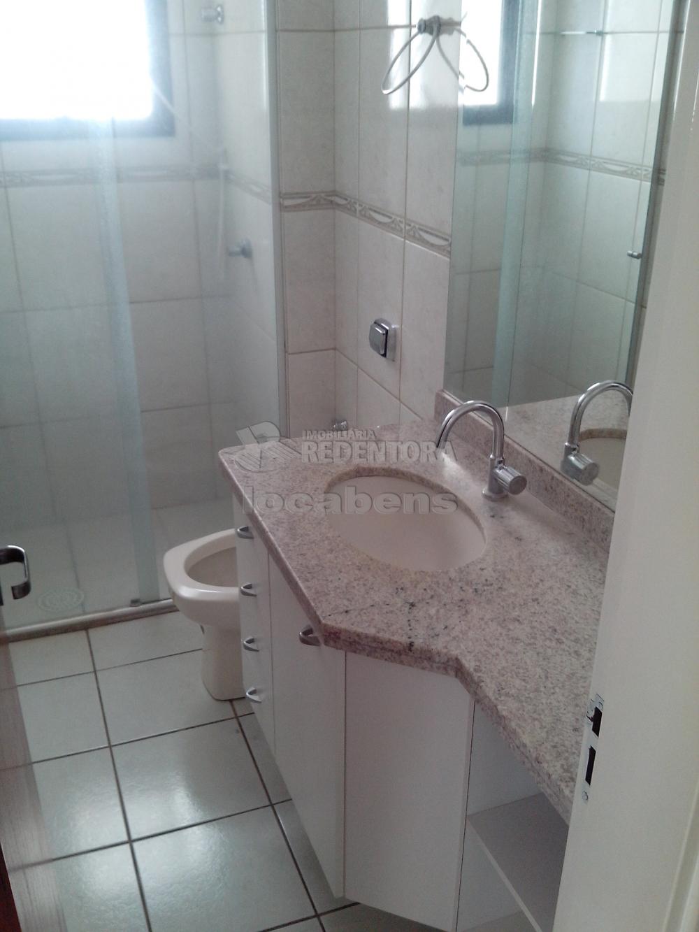 Alugar Apartamento / Padrão em São José do Rio Preto R$ 1.250,00 - Foto 5