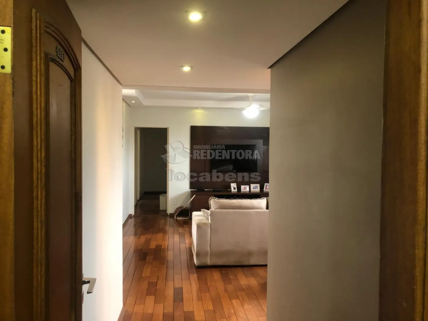 Apartamento à venda com 3 quartos, 127m² - Foto 2