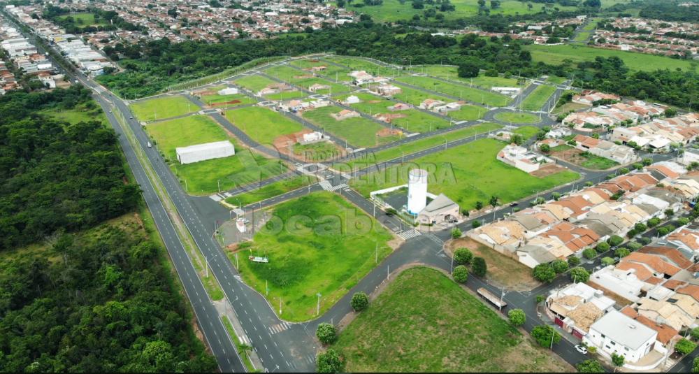 Comprar Terreno / Padrão em São José do Rio Preto R$ 180.000,00 - Foto 3