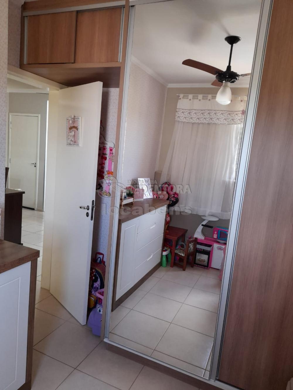 Alugar Apartamento / Padrão em São José do Rio Preto R$ 800,00 - Foto 2