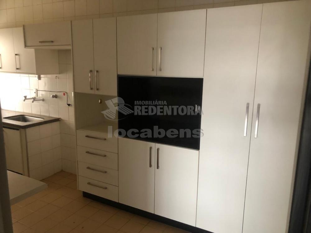 Alugar Apartamento / Padrão em São José do Rio Preto R$ 900,00 - Foto 4