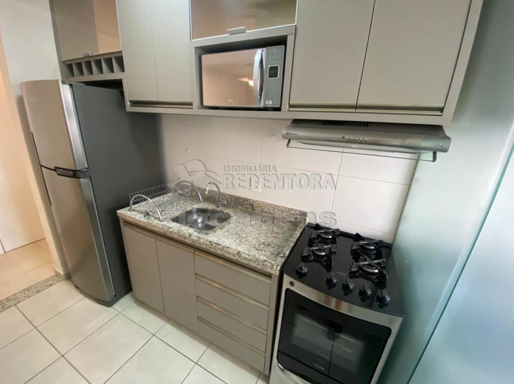 Alugar Apartamento / Padrão em São José do Rio Preto R$ 2.500,00 - Foto 1