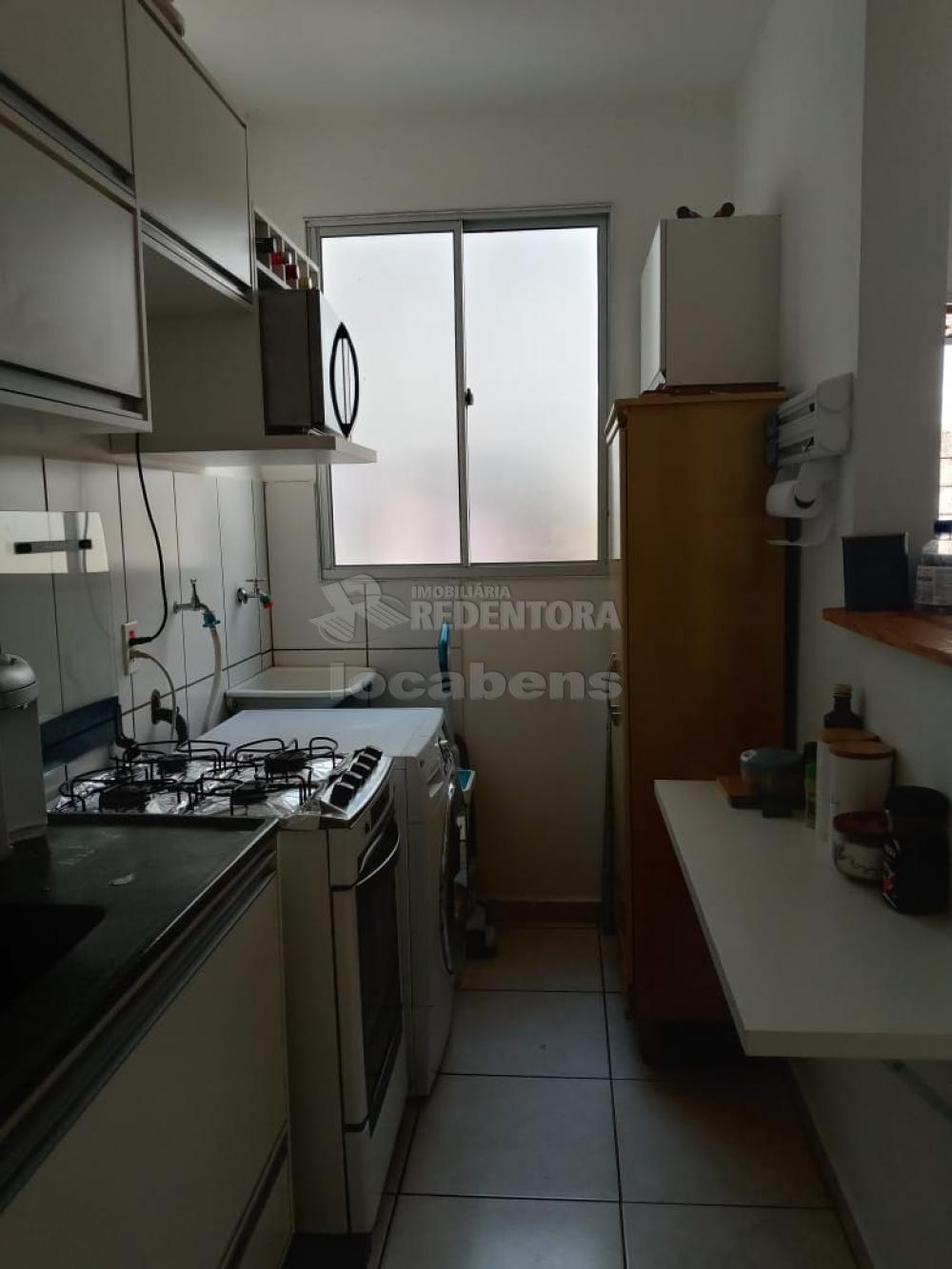 Comprar Apartamento / Padrão em São José do Rio Preto R$ 210.000,00 - Foto 4