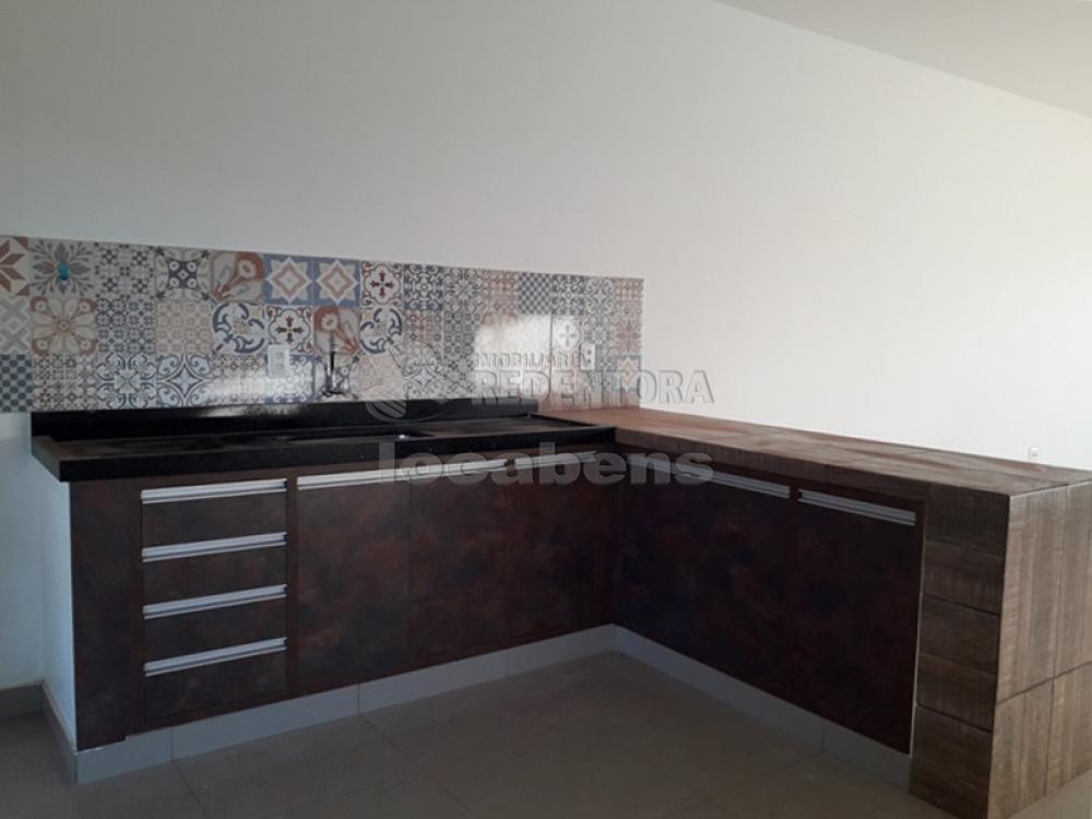 Alugar Casa / Padrão em São José do Rio Preto R$ 1.300,00 - Foto 7