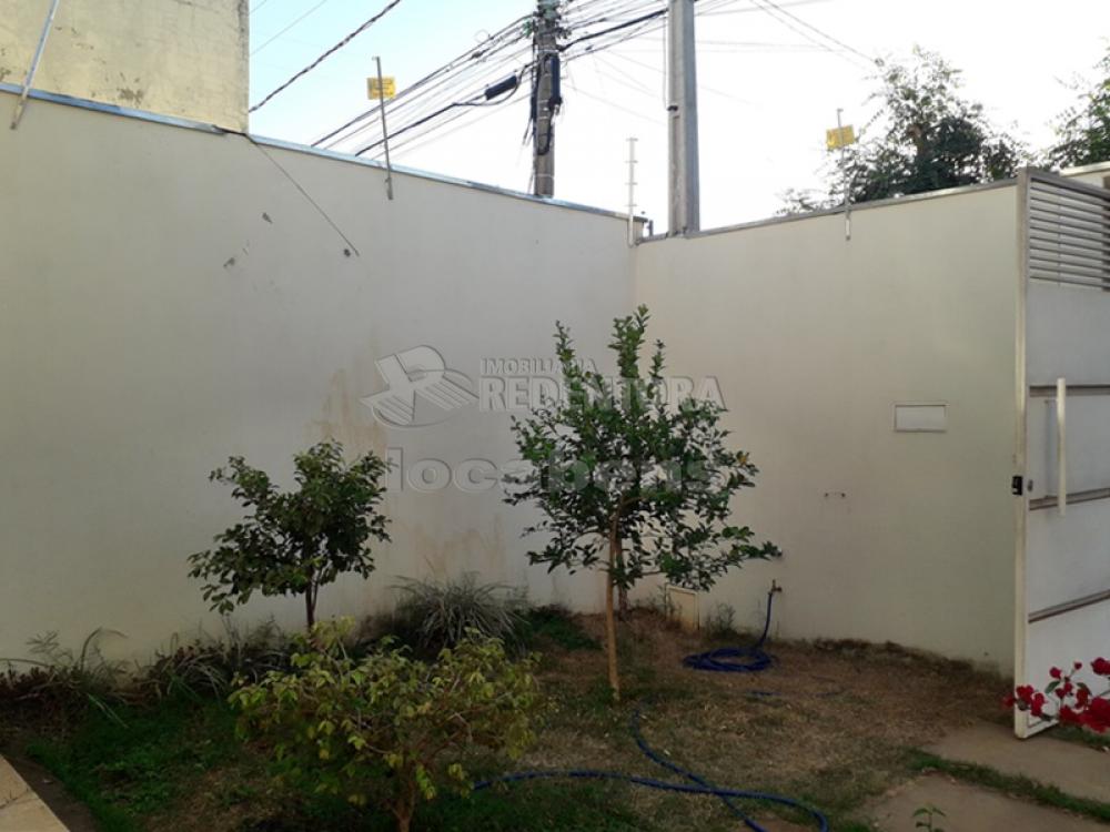 Alugar Casa / Padrão em São José do Rio Preto R$ 1.300,00 - Foto 13