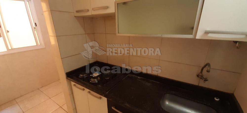 Alugar Apartamento / Padrão em São José do Rio Preto R$ 900,00 - Foto 9