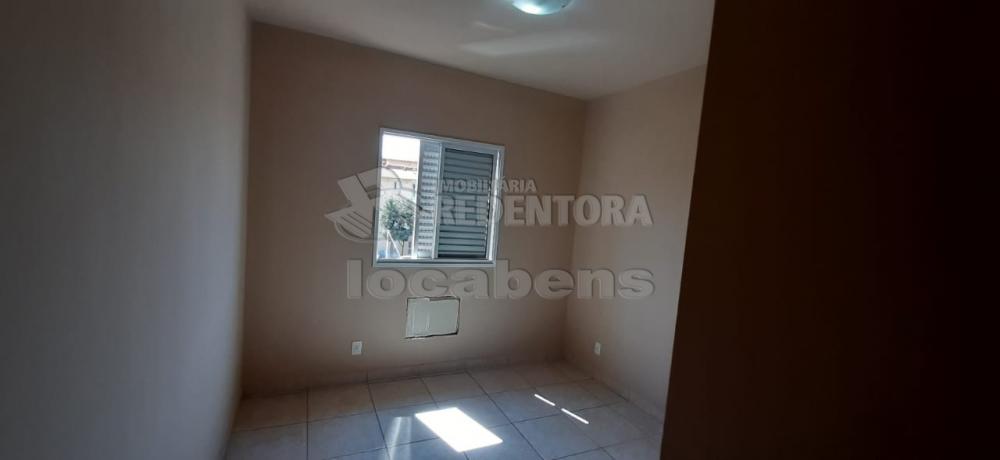 Alugar Apartamento / Padrão em São José do Rio Preto R$ 900,00 - Foto 3