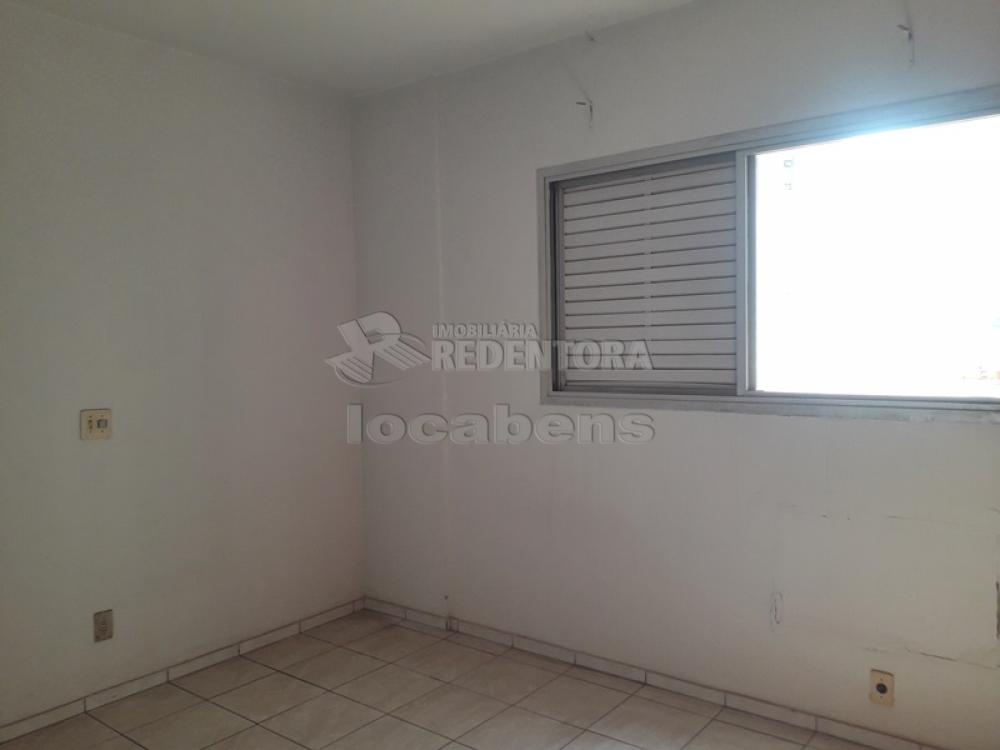 Alugar Apartamento / Padrão em São José do Rio Preto R$ 800,00 - Foto 10