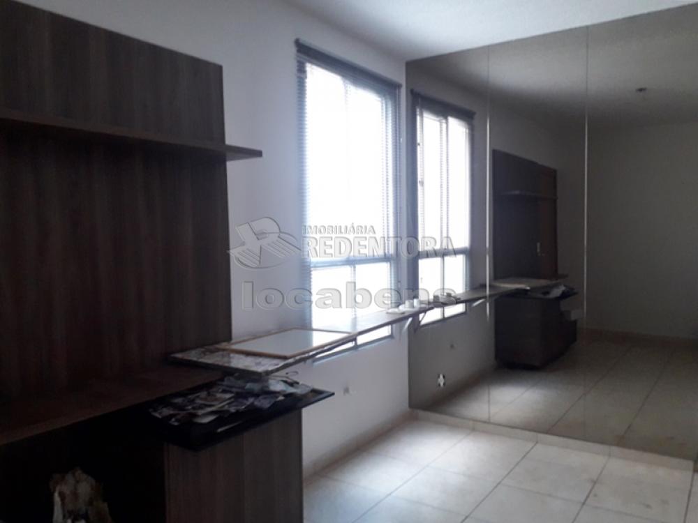 Alugar Apartamento / Padrão em São José do Rio Preto R$ 820,00 - Foto 3