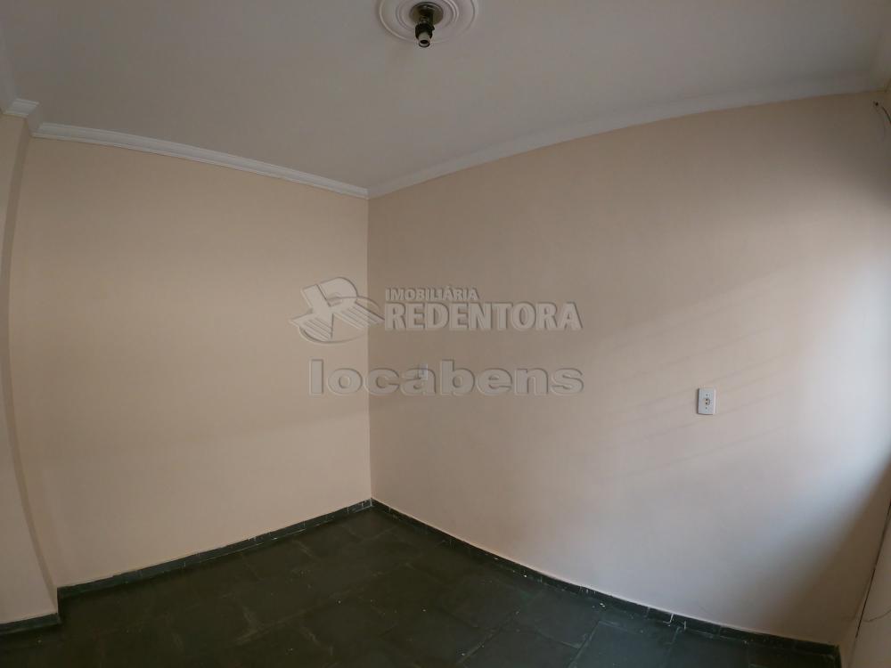 Alugar Casa / Padrão em São José do Rio Preto R$ 550,00 - Foto 1
