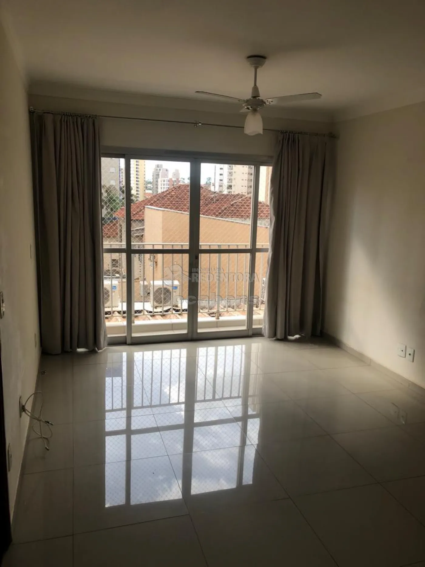 Apartamento à venda com 2 quartos, 93m² - Foto 2