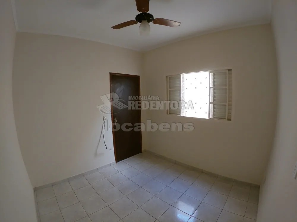 Alugar Casa / Padrão em São José do Rio Preto R$ 1.800,00 - Foto 10