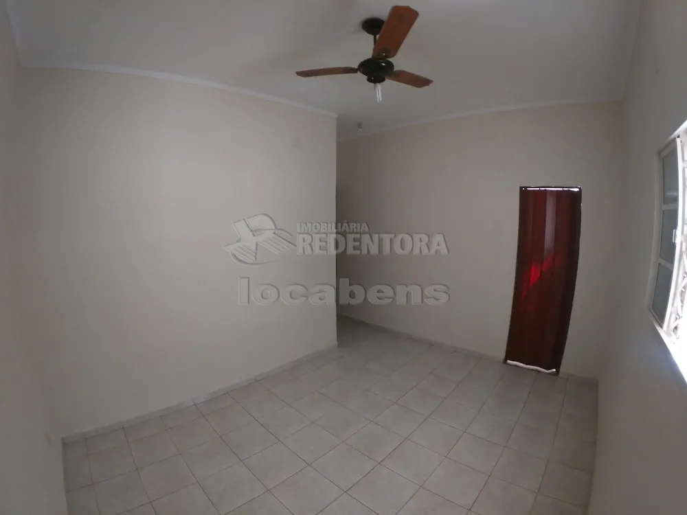 Alugar Casa / Padrão em São José do Rio Preto R$ 1.800,00 - Foto 16