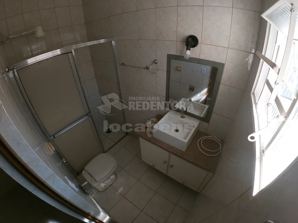 Alugar Casa / Padrão em São José do Rio Preto R$ 1.800,00 - Foto 17