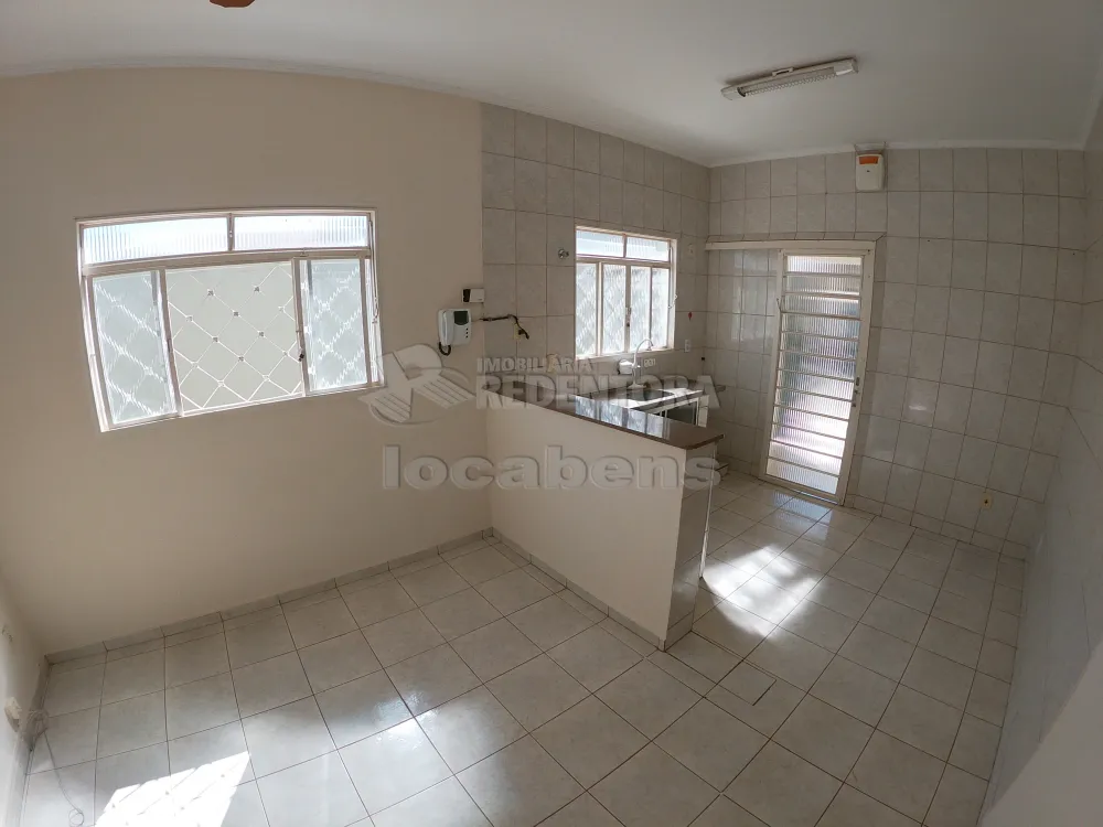 Alugar Casa / Padrão em São José do Rio Preto R$ 1.800,00 - Foto 18