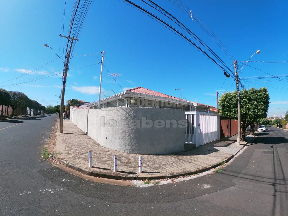 Alugar Casa / Padrão em São José do Rio Preto R$ 1.800,00 - Foto 2