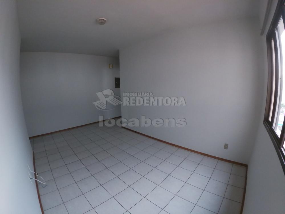 Alugar Apartamento / Padrão em São José do Rio Preto R$ 1.100,00 - Foto 3