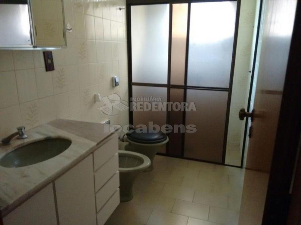 Alugar Casa / Padrão em São José do Rio Preto R$ 1.800,00 - Foto 7