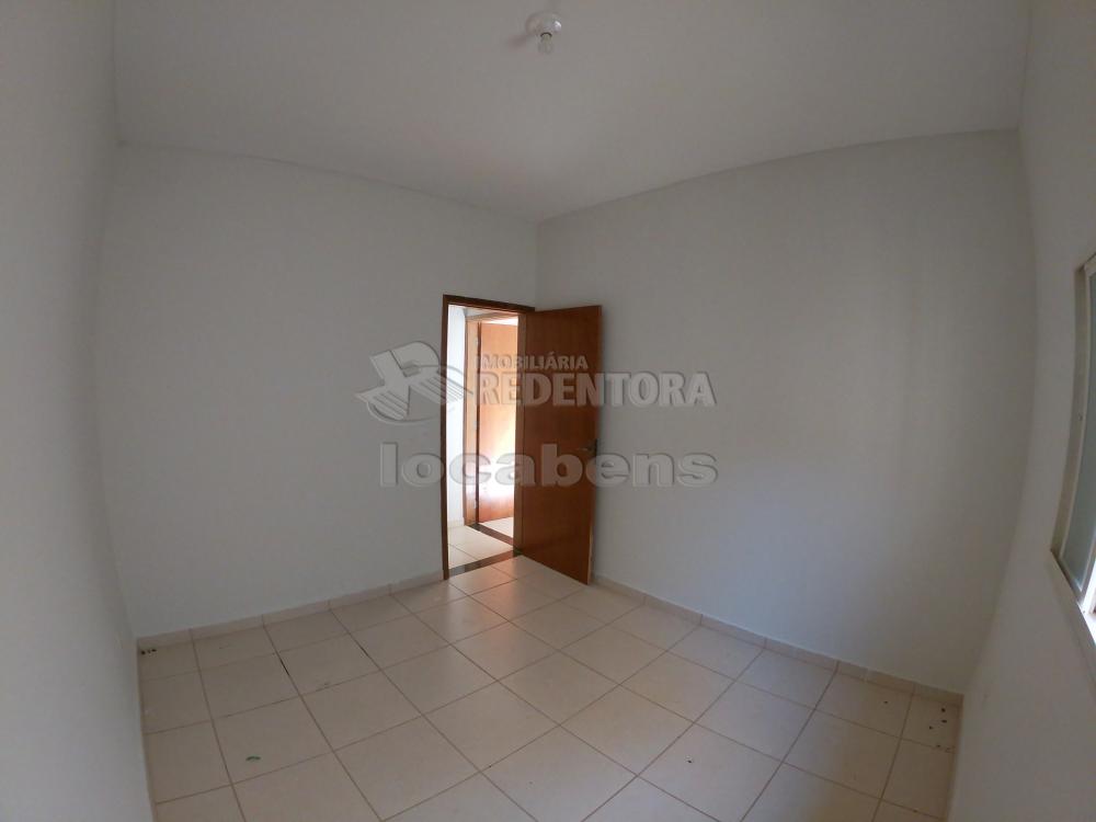 Alugar Casa / Padrão em São José do Rio Preto R$ 1.000,00 - Foto 6