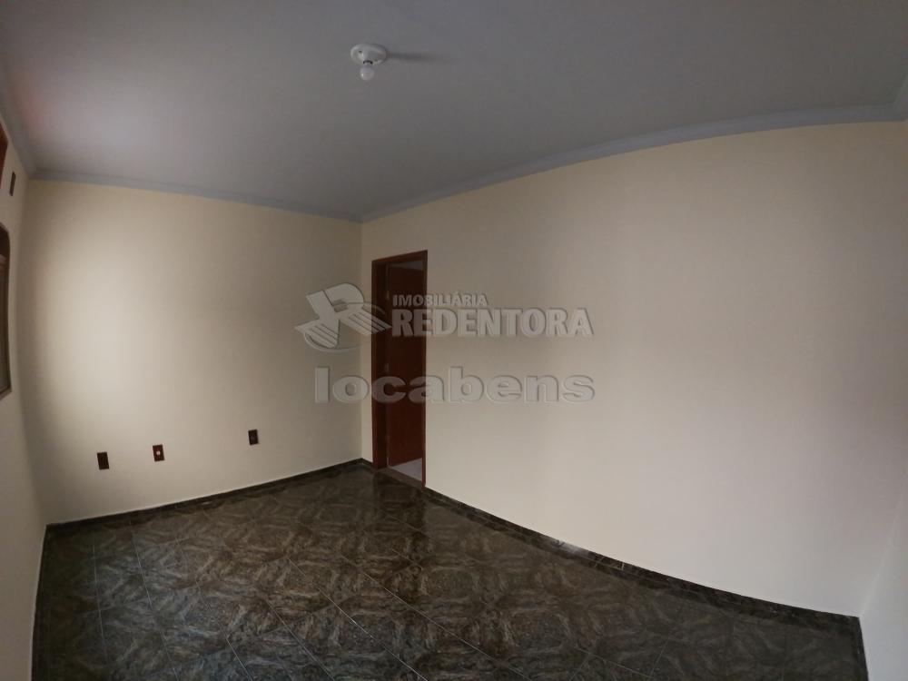 Alugar Casa / Padrão em São José do Rio Preto R$ 1.300,00 - Foto 15