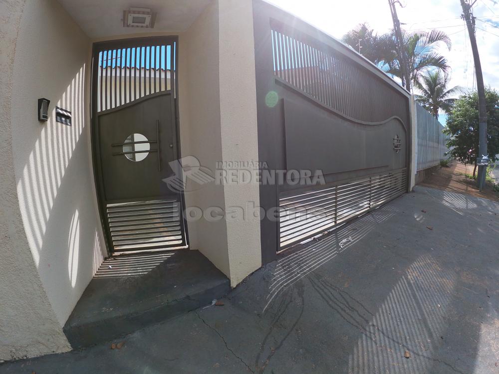 Comprar Casa / Padrão em São José do Rio Preto R$ 450.000,00 - Foto 1