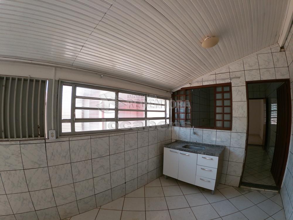 Alugar Casa / Padrão em São José do Rio Preto R$ 1.150,00 - Foto 9