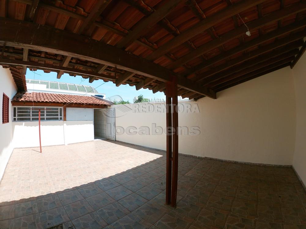 Alugar Casa / Padrão em São José do Rio Preto R$ 1.150,00 - Foto 16