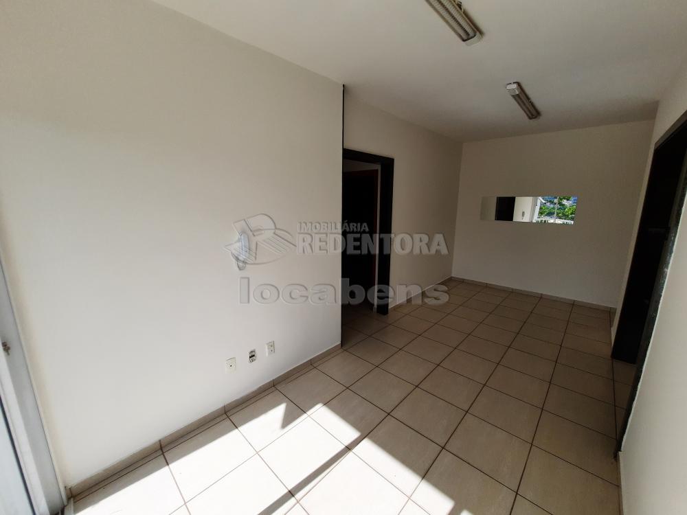 Alugar Apartamento / Padrão em São José do Rio Preto R$ 1.200,00 - Foto 2