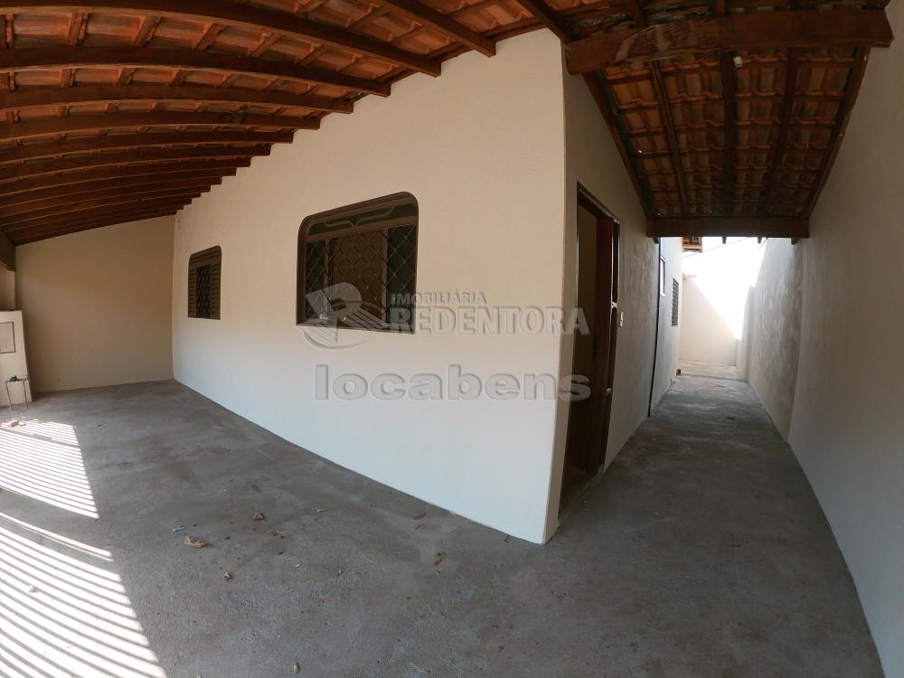 Alugar Casa / Padrão em São José do Rio Preto R$ 850,00 - Foto 1