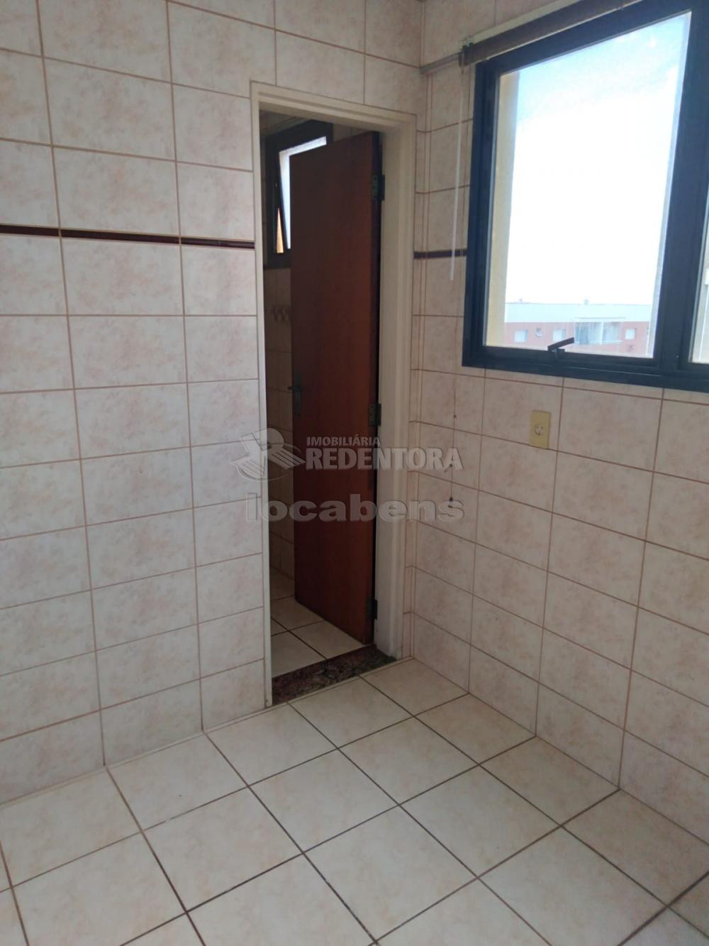 Alugar Apartamento / Padrão em São José do Rio Preto R$ 1.300,00 - Foto 13