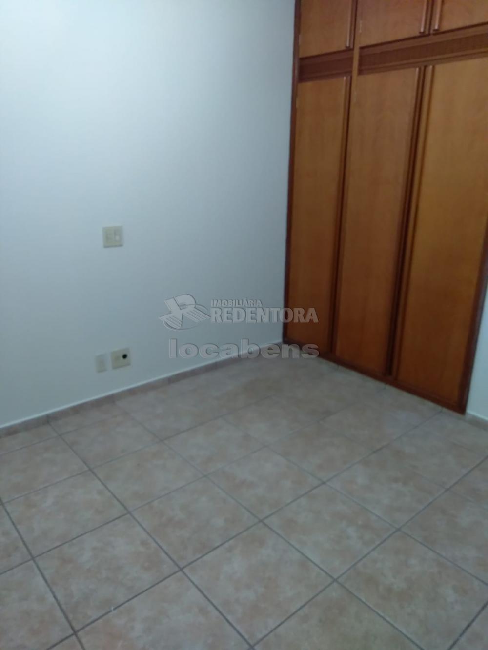 Alugar Apartamento / Padrão em São José do Rio Preto R$ 1.300,00 - Foto 14