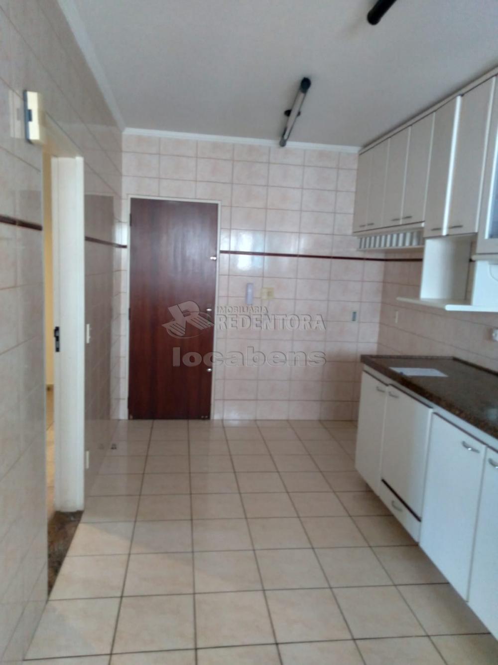 Alugar Apartamento / Padrão em São José do Rio Preto R$ 1.300,00 - Foto 15