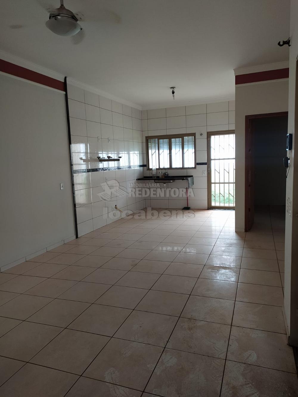 Alugar Casa / Padrão em São José do Rio Preto R$ 1.000,00 - Foto 9